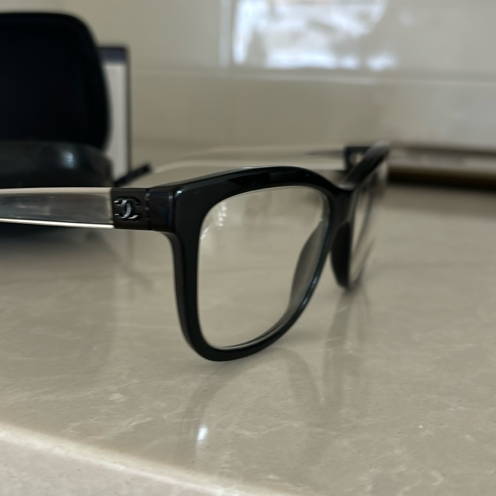 Eyeglasses